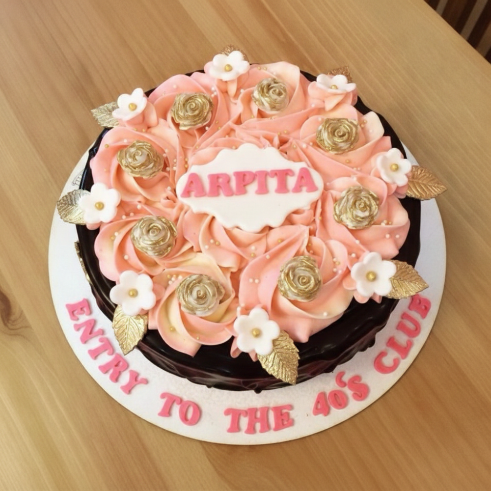 Rosa blomster sjokolade drypp kake