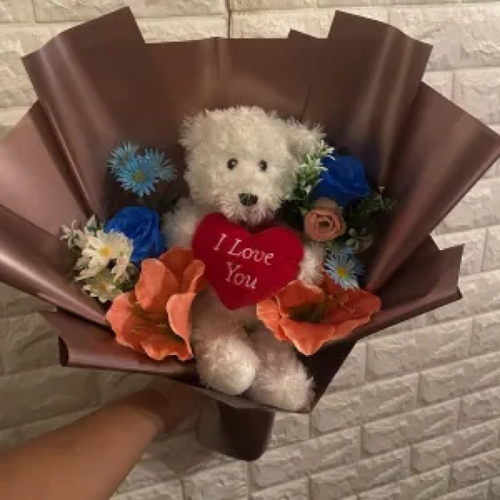 No. 27 | Teddy Bear Bouquet 25 cm – ช่อตุ๊กตาหมี 25 ซม. พร้อมดอกไม้ประดิษฐ์