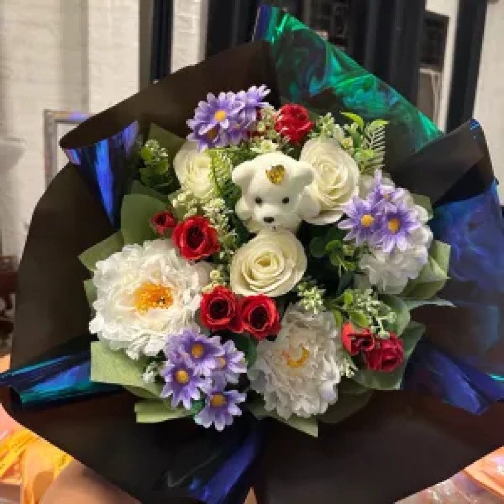No39 artificial flowers bouquet with min doll ช่อดอกไม้ประดิษฐ์