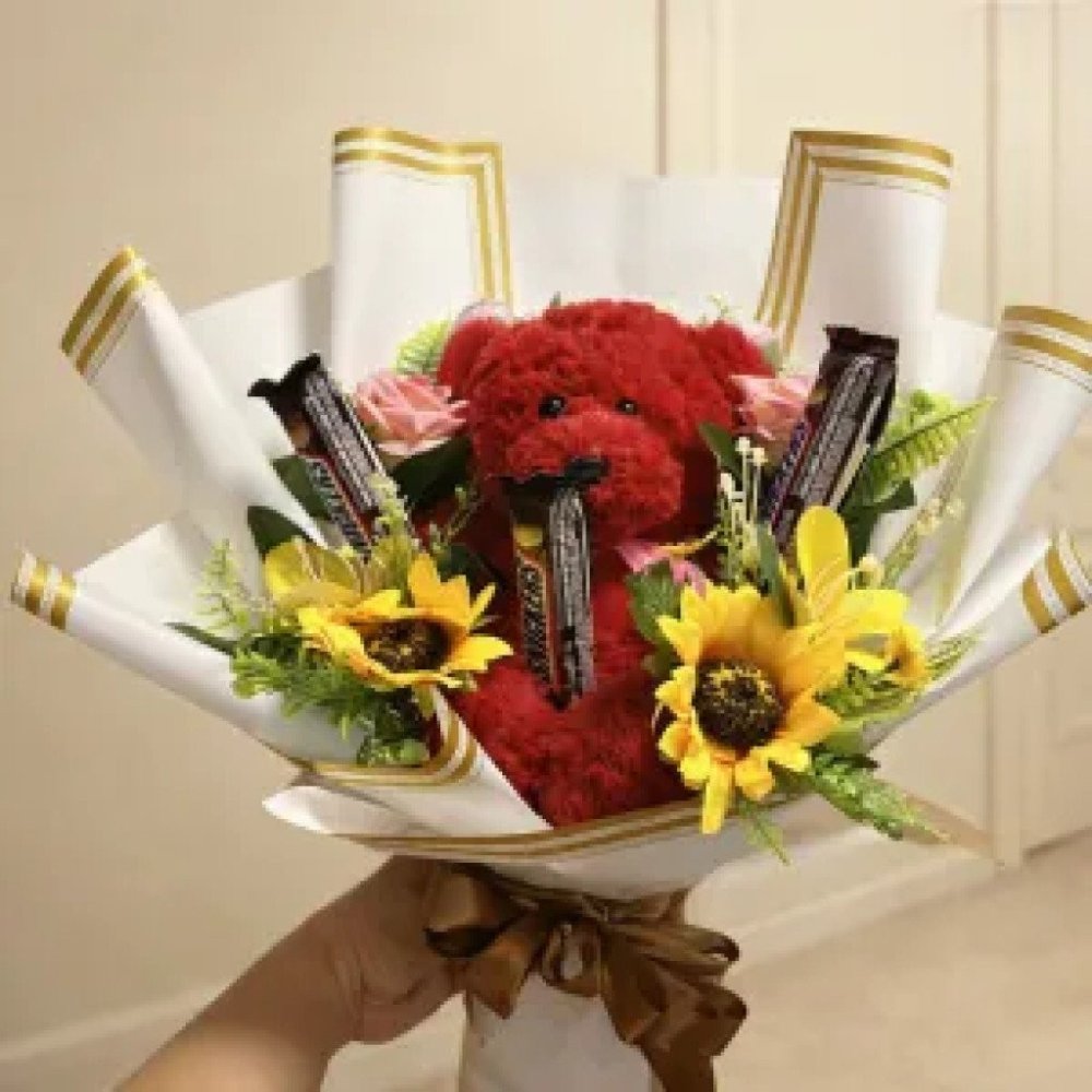 032 ช่อตุ๊กตา พร้อมช็อคโกแล็ต doll with chocolate bouquet