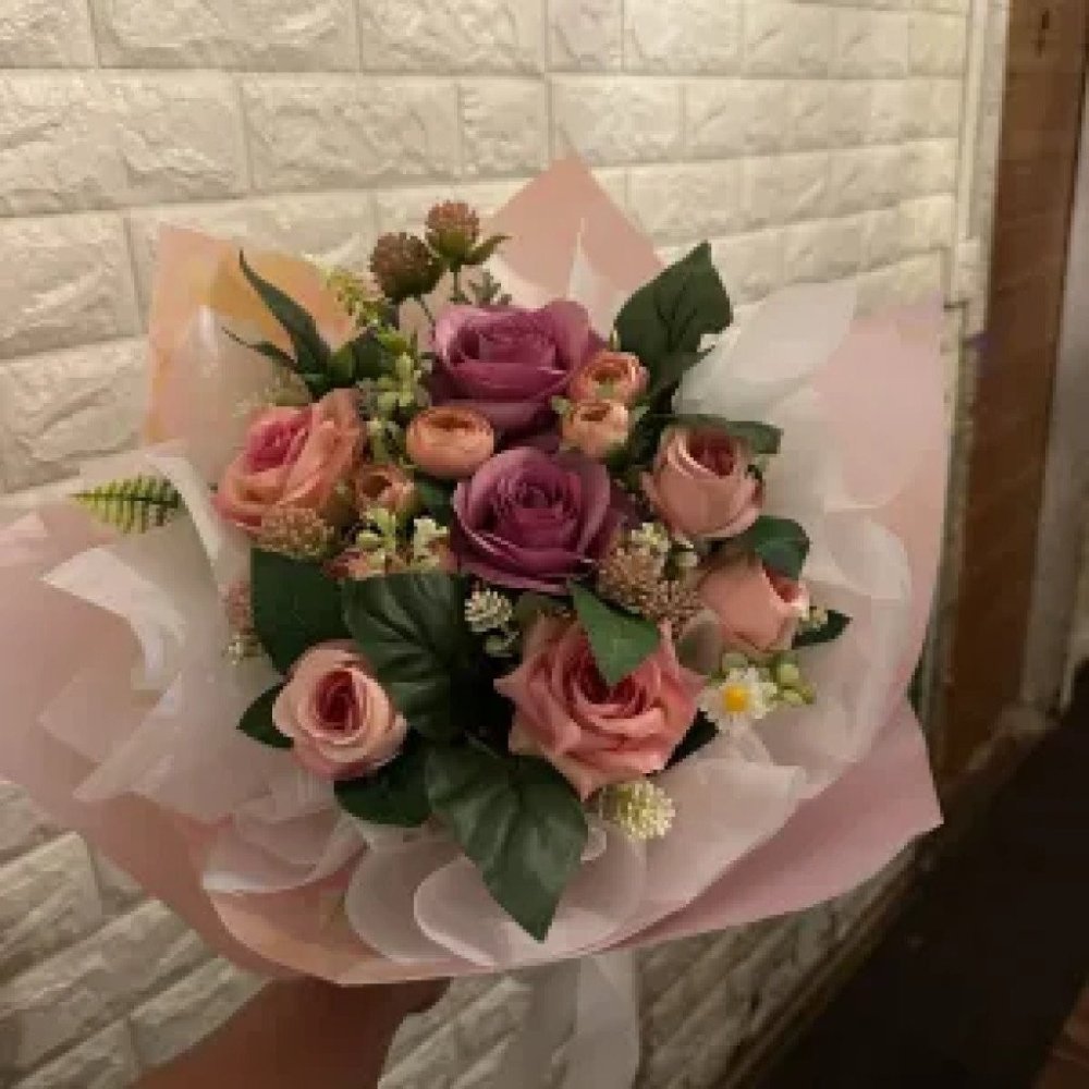 No. 01 | Artificial Flower Bouquet with Lights – ช่อดอกไม้ประดิษฐ์