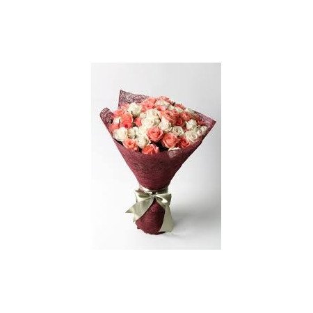Pink & White Roses Bouquet – Elegant Mixed Flower Gift in Pattaya Pink & White Roses Bouquet – Elegant Mixed Flower Gift in Patt