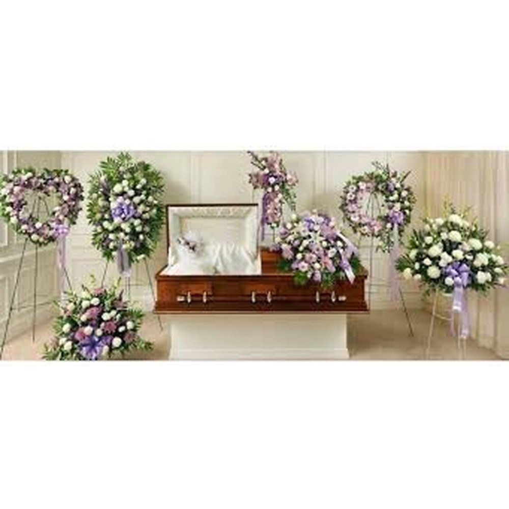 Arreglo de corona fúnebre blanca