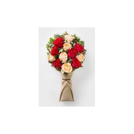 Mixed Roses Bouquet – Pink & Red Roses with Greenery in Pattaya Mixed Roses Bouquet – Pink & Red Roses with Greenery in Pattaya