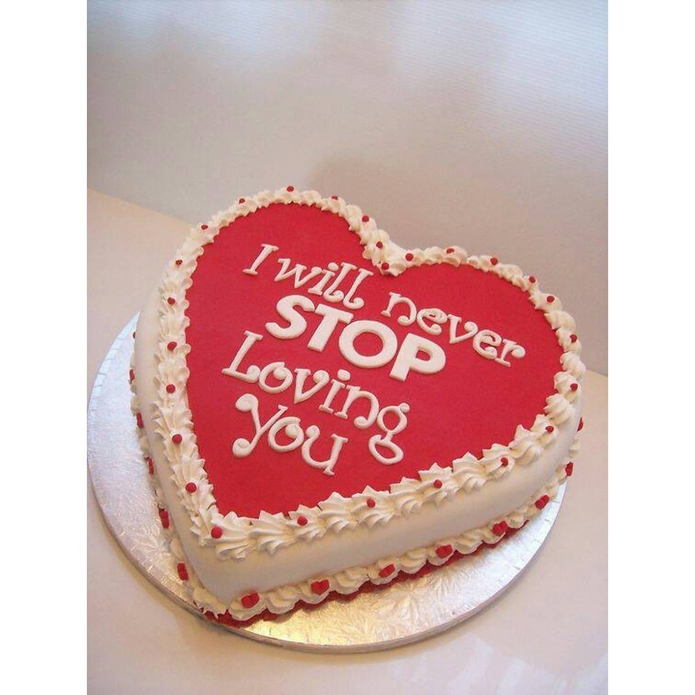 Pastel de San Valentín rojo en forma de corazón