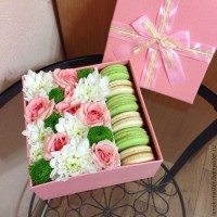 Rose flowers in box