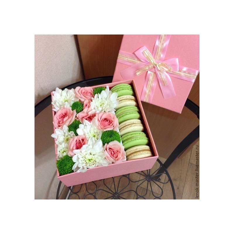 Rose flowers in box