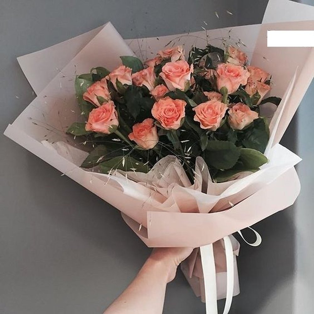 Zehn zarte rosa Rosenstrauß