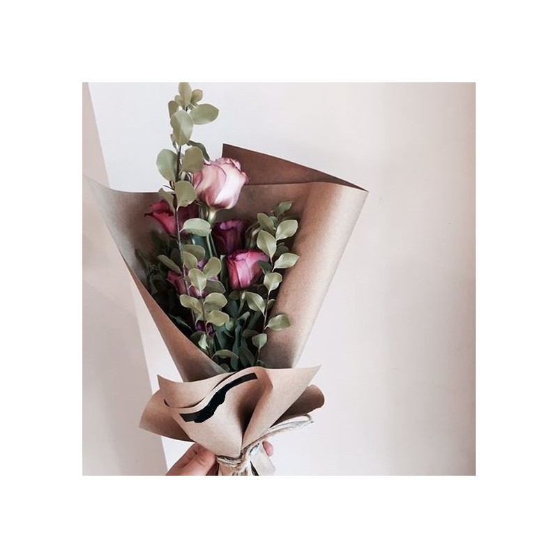  8 Purple‑Pink Roses Bouquet – Elegant Romantic Gift in Pattaya Bouquet of Flowers - Foto 1