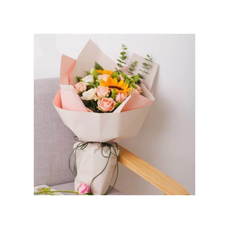 Sunflower & Rose Harmony Bouquet – Bright Celebration Gift Sunflower & Rose Bouquet – Bright Romantic Celebration Gift