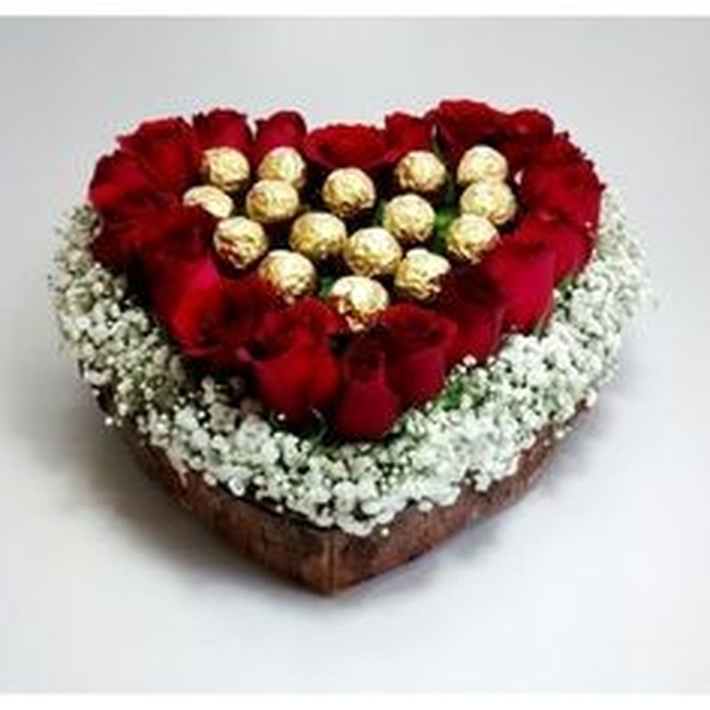 Heart-shaped red rose chocolate bouquet