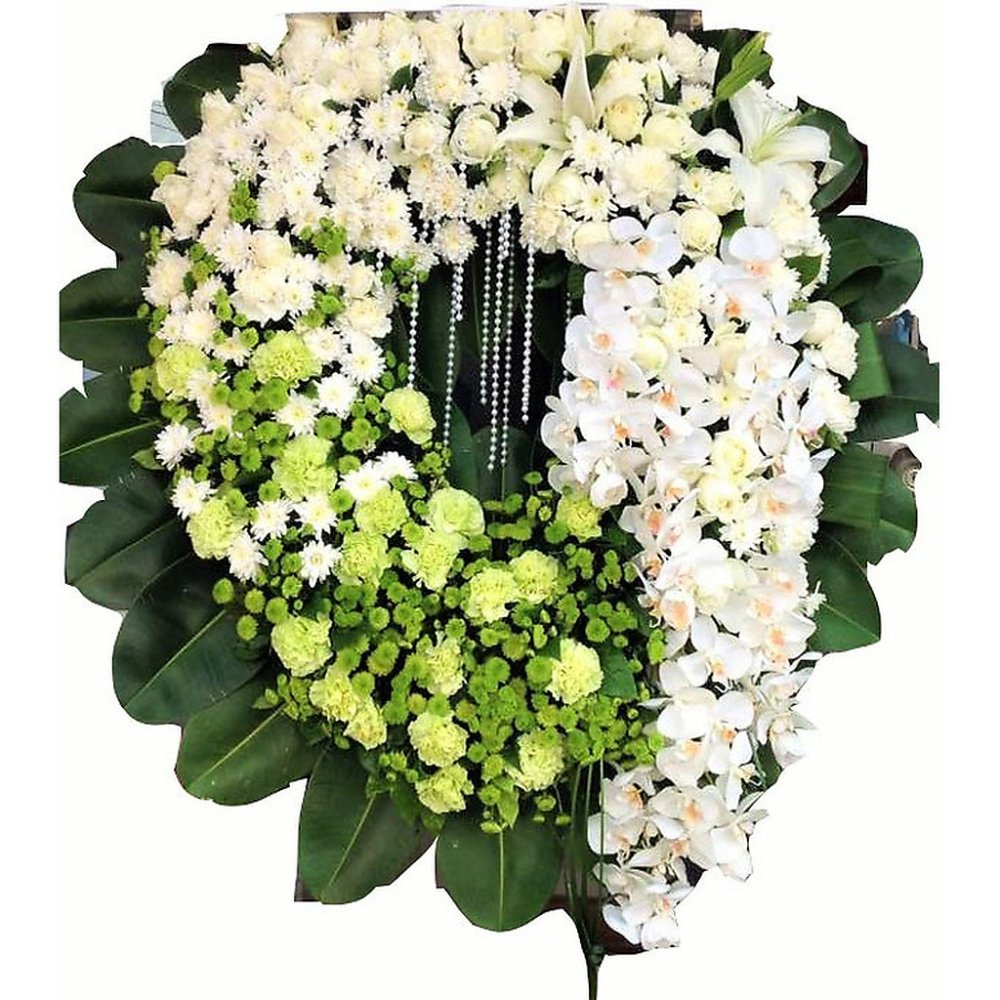 Vit och grön blomsterkrans