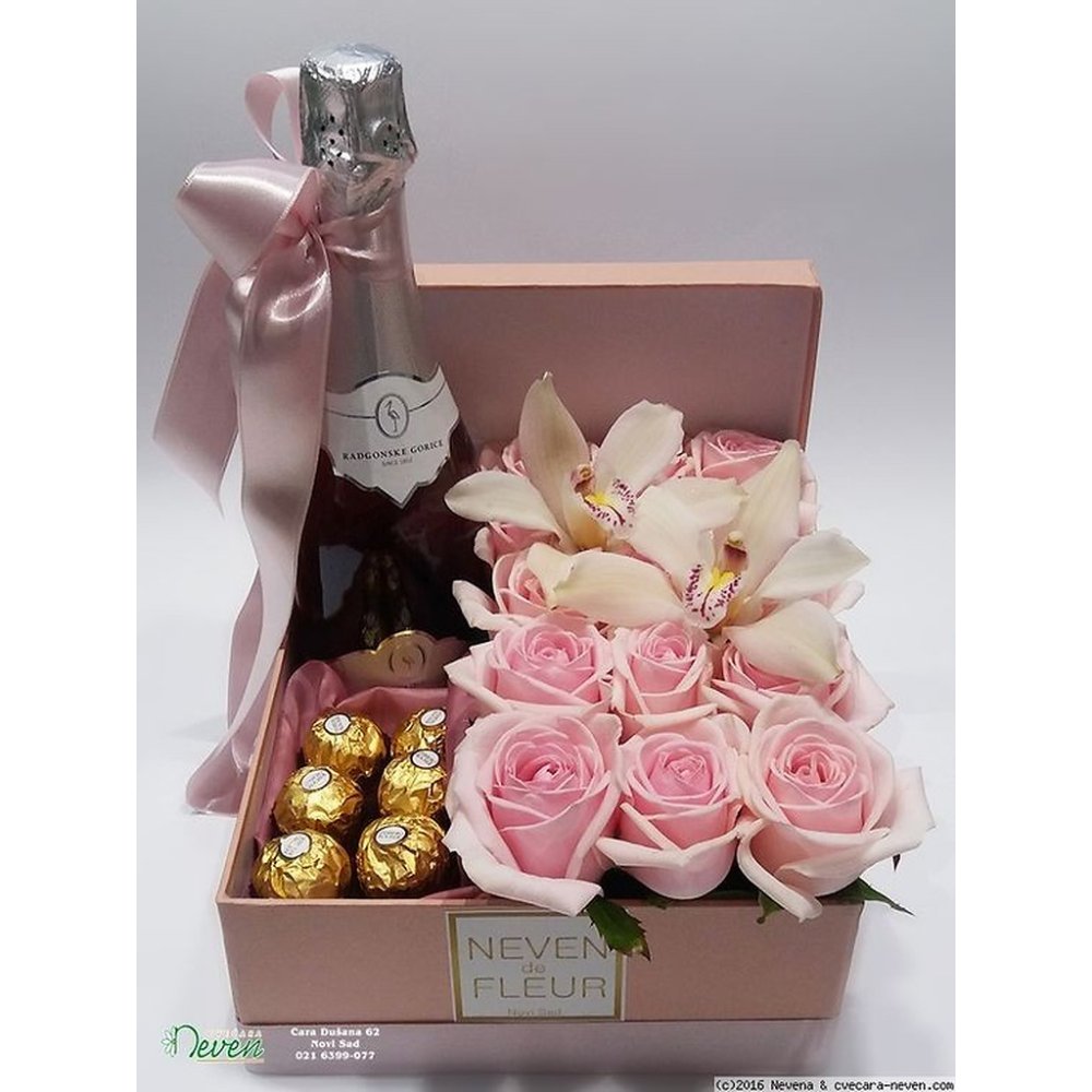 Luxury wine flower chocolate hamper