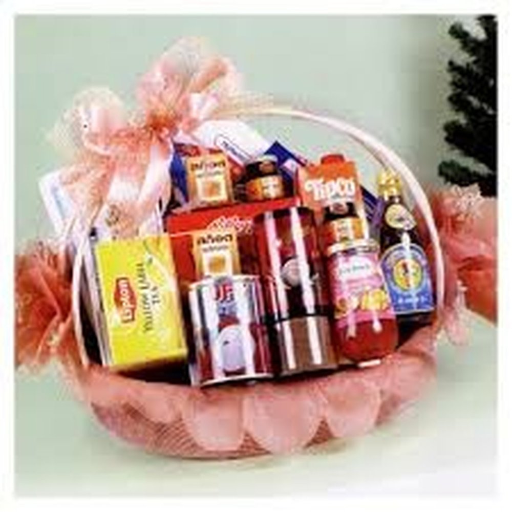 Pink organza gourmet gift hamper