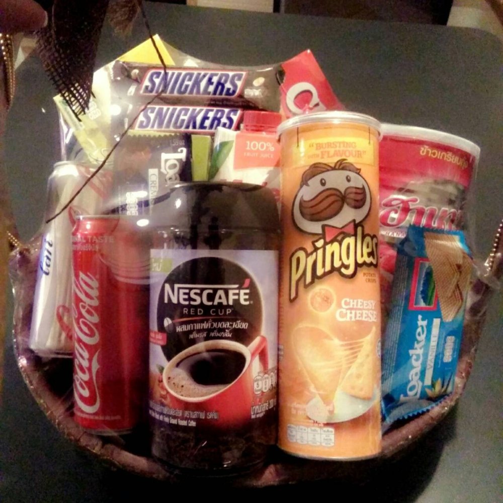Cesta de agasallo de café e lanches
