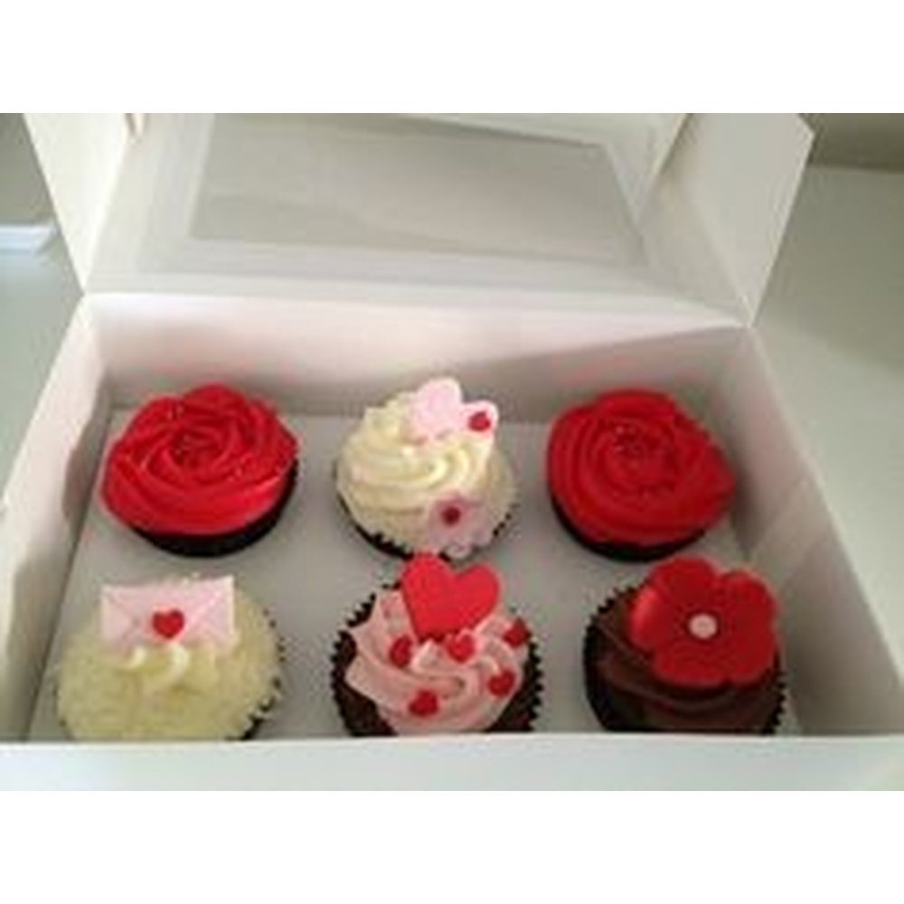 Six gourmet Valentine cupcakes box