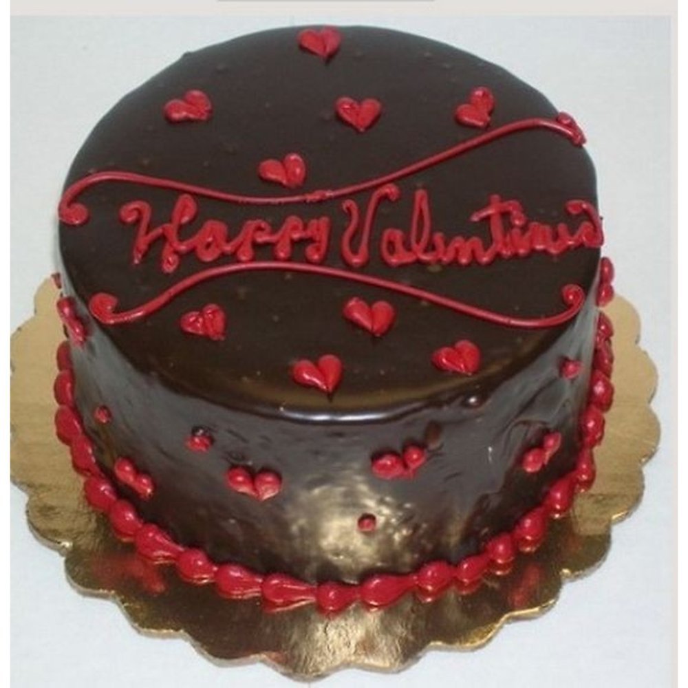 Pastel de San Valentín de chocolate corazones rojos