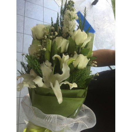 Rose & White Lily Bouquet – Elegant Mixed Flower Gift in Pattaya Rose & White Lily Bouquet – Elegant Mixed Flower Gift in Pattay