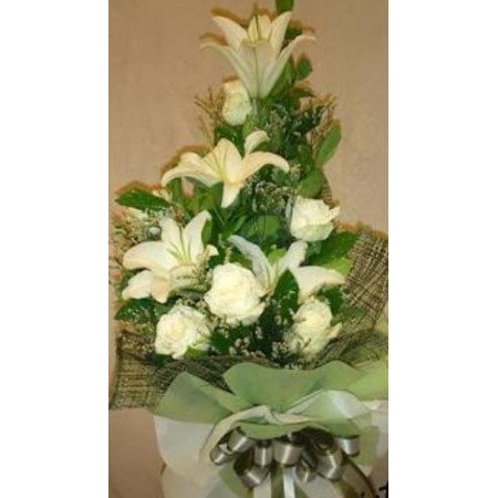 Rose & White Lily Bouquet – Elegant Mixed Flower Gift in Pattaya Rose & White Lily Bouquet – Elegant Mixed Flower Gift in Pattay