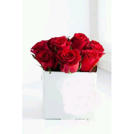 VALENTINE GIFT FLOWER IN BOX - 1 情人節花卉盒裝 | 獨特禮物