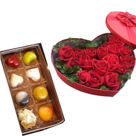 CHOCOLATE WITH ROSE IN BOX