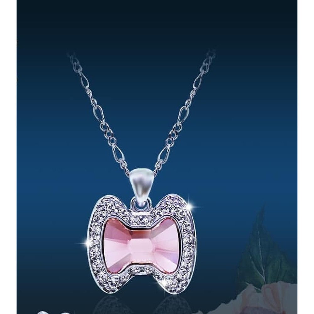 Collier pendentif en cristal avec nœud rose
