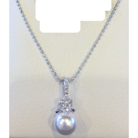 Cream pearl crystal necklace