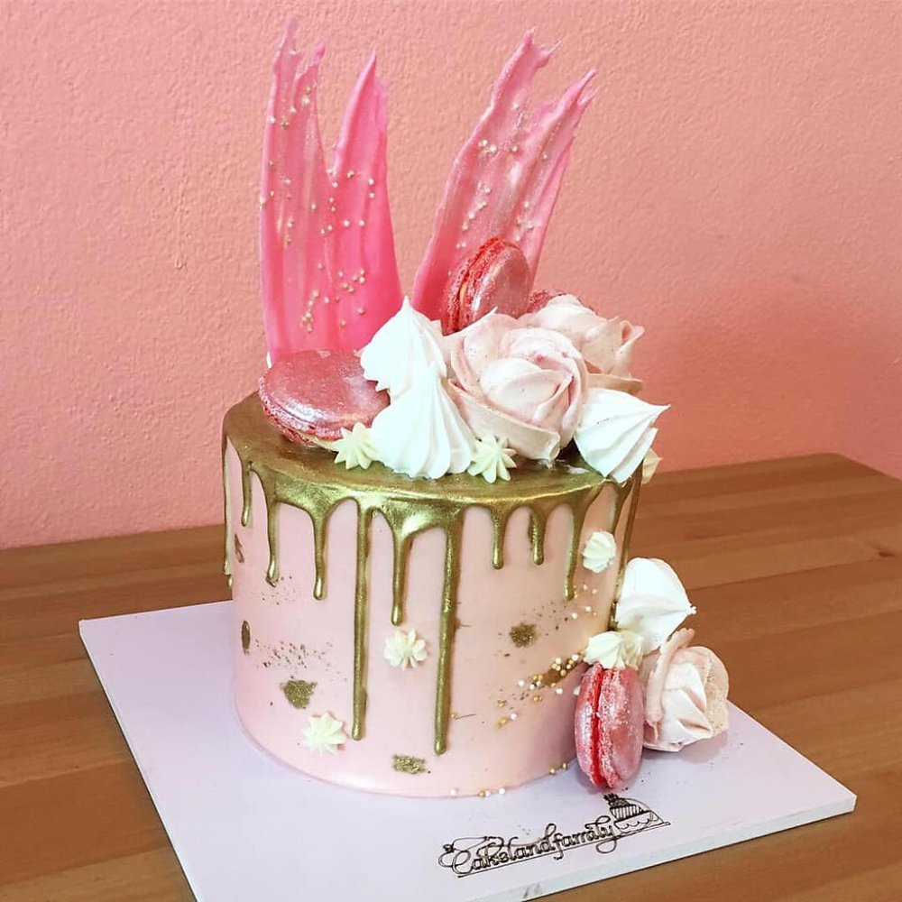 Macaron Celebration Cake | Elegant Design Dessert - 750g