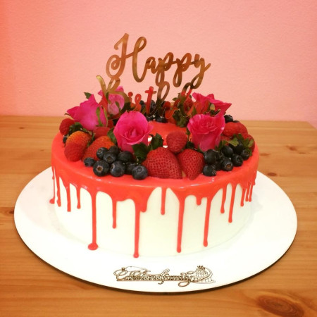  3D Party Cake 2P 750g – Berry & Floral Drip Design| delivery in Pattaya Cakes - Foto 1
