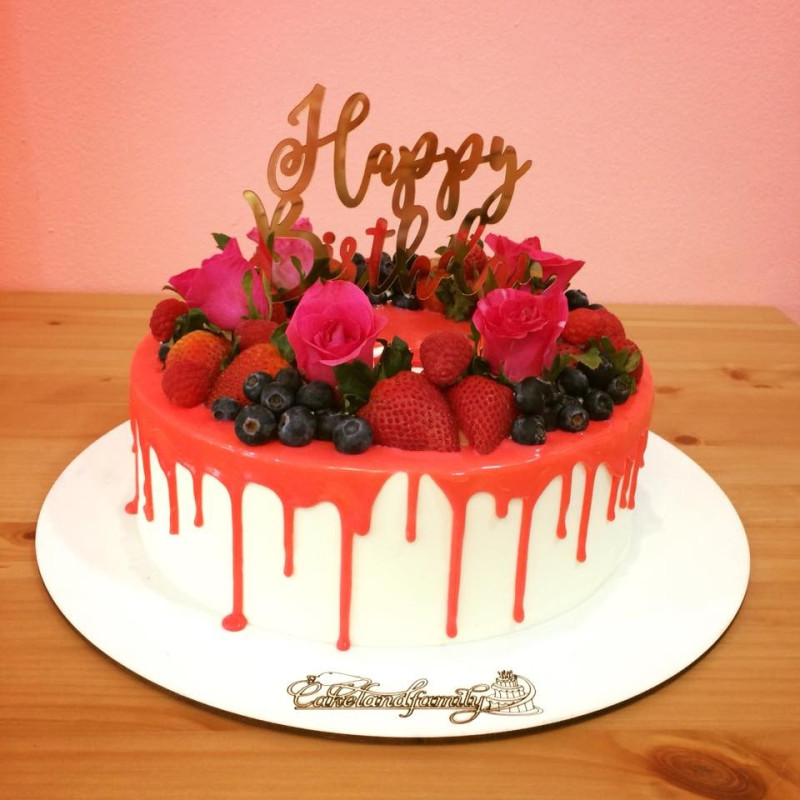  3D Party Cake 2P 750g – Berry & Floral Drip Design| delivery in Pattaya Cakes - Foto 1