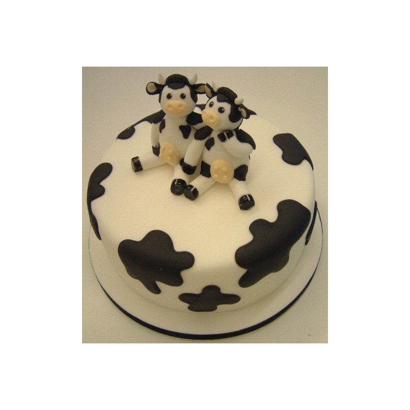  Cake Animals 3D Size 3P 1100g – Cow Patch & Figurines Design (5 Days Delivery) Cakes - Foto 1