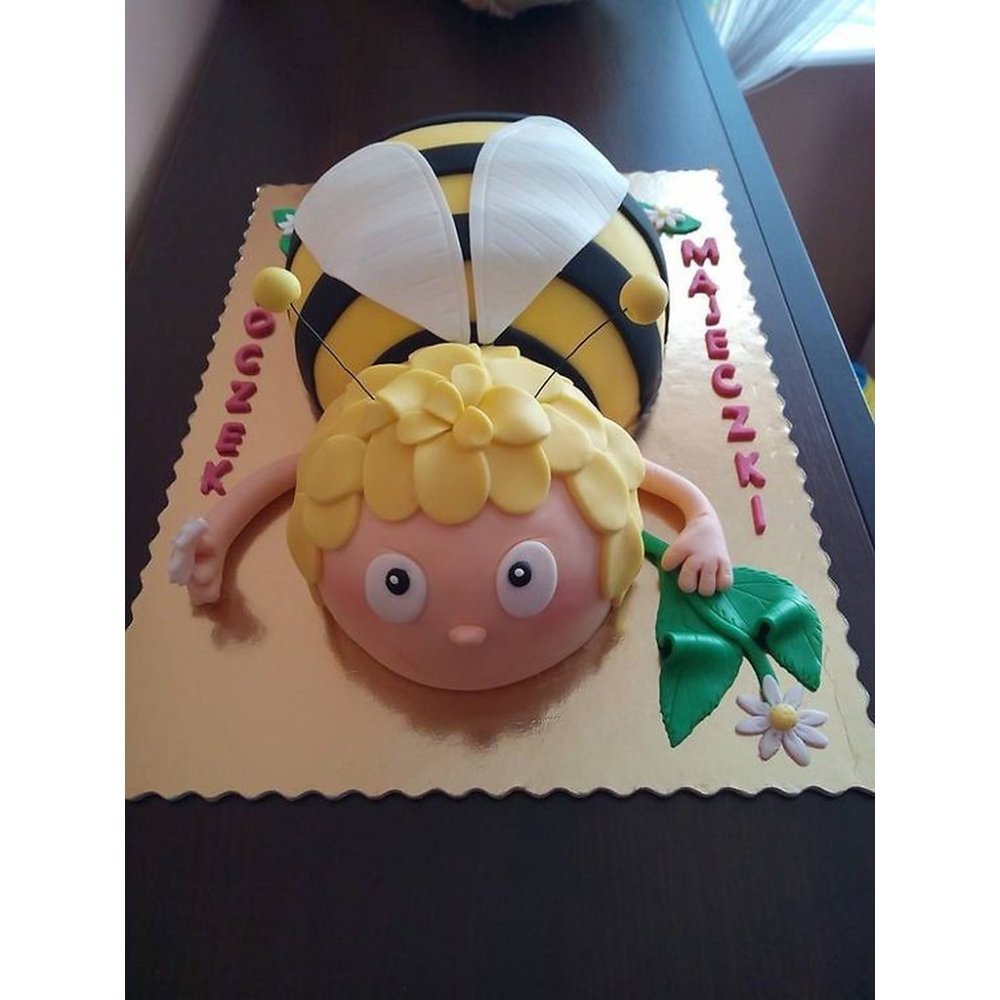 Custom sculpted 3D bee cake