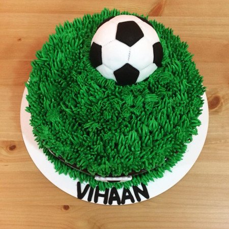  3D Celebration Cake 1100 g – Soccer Birthday Theme Cakes - Foto 2