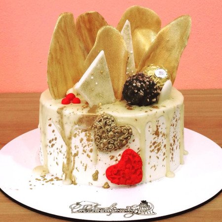  3D Celebration Cake 1100 g – Luxurious Gold Theme Cakes - Foto 2
