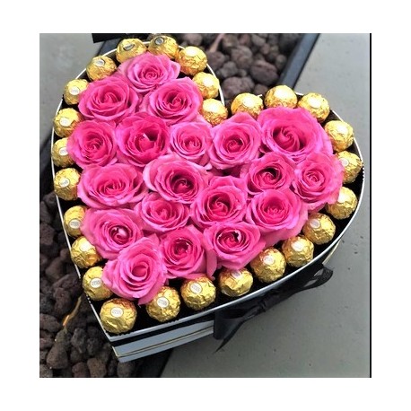 VALENTINE GIFT PINK ROSES FLOWERS WITH CHOCOLATE IN HEART IN BOX