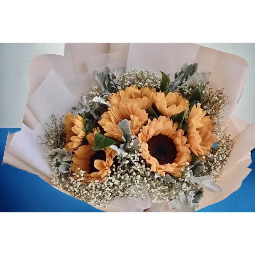 Sunflower bouquet with baby's breath
