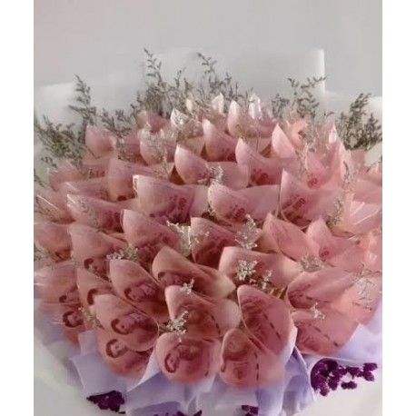 Rose money flower 7000 baht in bouquet