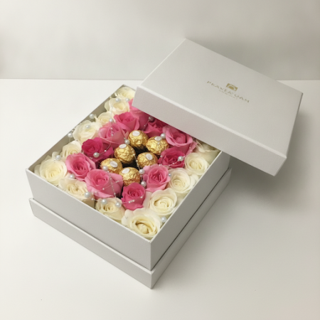 mix roses in box with chocolate - 4 巧克力盒中的玫瑰 | [您的品牌]