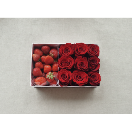 roses in box with fruit - 3 Roses in Box with Fruit | 신선한 꽃과 선물특별한 사람을 놀라게 해보세요. 신선한 과일과 아름답게 조화를 이루는 우리의 멋진 roses in box with f