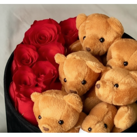 6 roses in box with mini bear - 4 6 Roses in Box with Mini Bear | ValentinsdagOverrask din kjære denne Valentinsdagen med 6 vakr