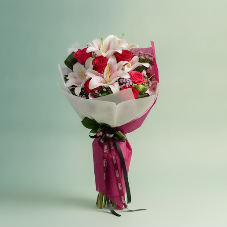 LILLY WITH RED ROSE FLOWER - 2 Lilly with Red Rose Flower Bouquet | Acquista oraIllumina qualsiasi occasione con il nostro bouqu