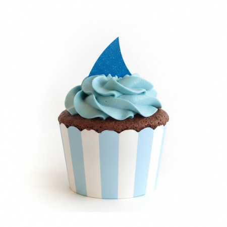 Blue Cupcake Gift Set 15 pcs – Luxury Sweet Treats in PattayaCustom Made Basket