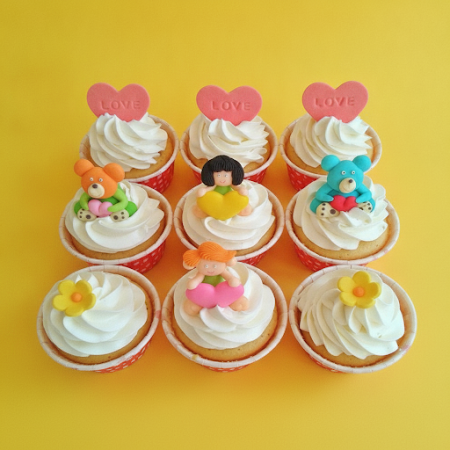 Love Dolls Cupcake Gift Set 9 pcs – Romantic Sweet Treats in Pattaya Love Dolls Cupcake Gift Set 9 pcs – Romantic Sweet Treats i