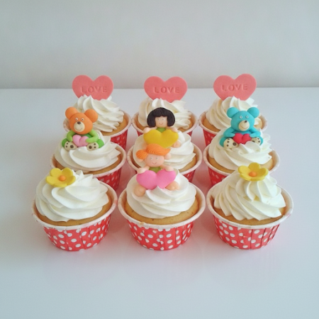 Love Dolls Cupcake Gift Set 9 pcs – Romantic Sweet Treats in Pattaya Love Dolls Cupcake Gift Set 9 pcs – Romantic Sweet Treats i