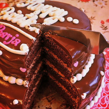  Chocolate Sweet Soft Cake 1500g – Indulgent Celebration Dessert in Pattaya Cakes - Foto 3