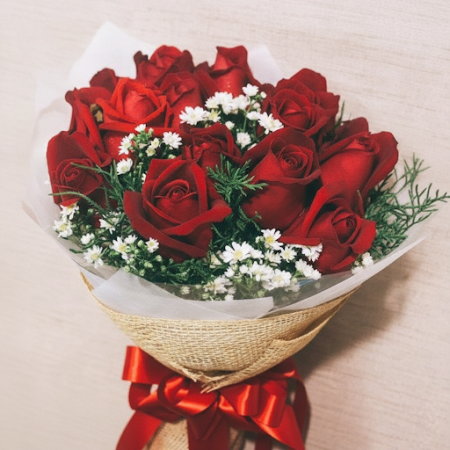 12 Roses Bouquet – Elegant Romantic Gift in Pattaya 12 Roses Bouquet – Elegant Romantic Gift in Pattaya