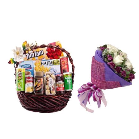 CONGRATULATIONS GIFT FLOWERS  WITH HAMPERS 24