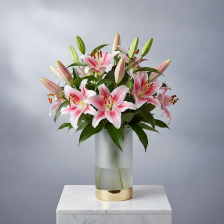 4 Pink Lilies Bouquet – Elegant Floral Gift in Pattaya 4 Pink Lilies Bouquet – Elegant Floral Gift in Pattaya