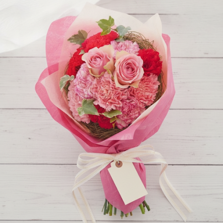 Sweet Mixed Bouquet – Pink Roses & Carnations in Pattaya Sweet Mixed Bouquet – Pink Roses & Carnations in Pattaya