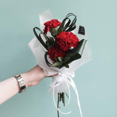 CARNATION  FLOWER - 4 카네이션 꽃다발 | 신선하고 아름다움어떤 경우에도 우리의 멋진 CARNATION FLOWER 꽃다발로 분위기를 밝게 하세요. 선물이나 홈 데코에 완벽한 이 생기 넘치는 꽃들은 당신의 공간에 